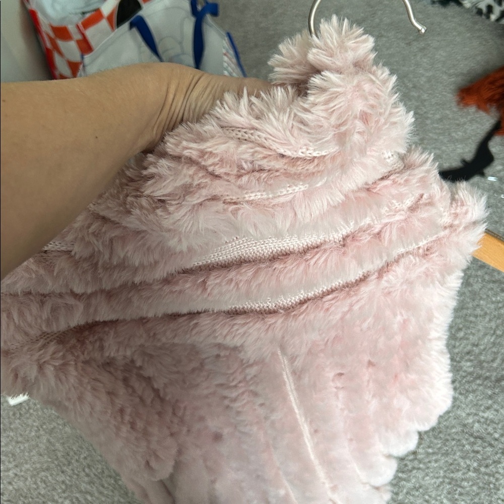Pia Rossini faux fur vest in light pink no belt - Picture 3 of 6